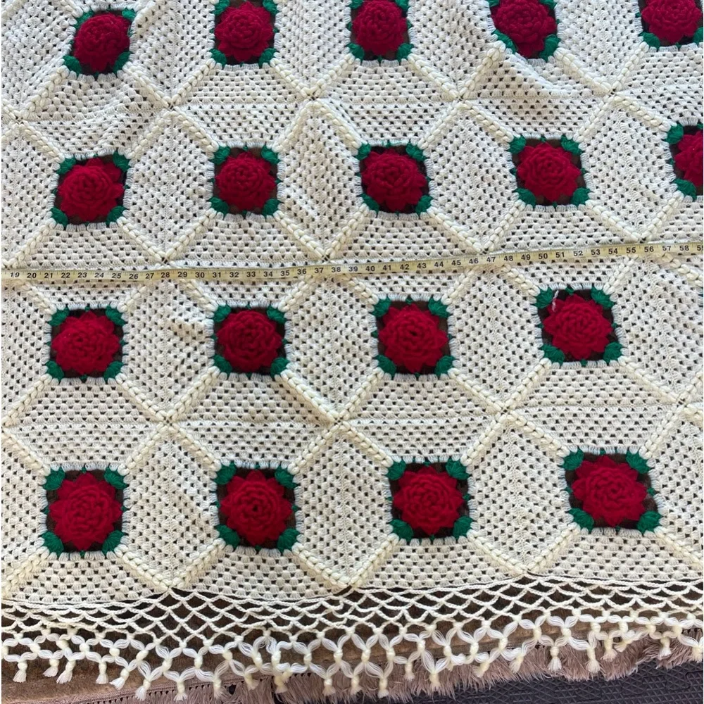 Vintage Hand Crochet Red Roses Bedspread Coverlet